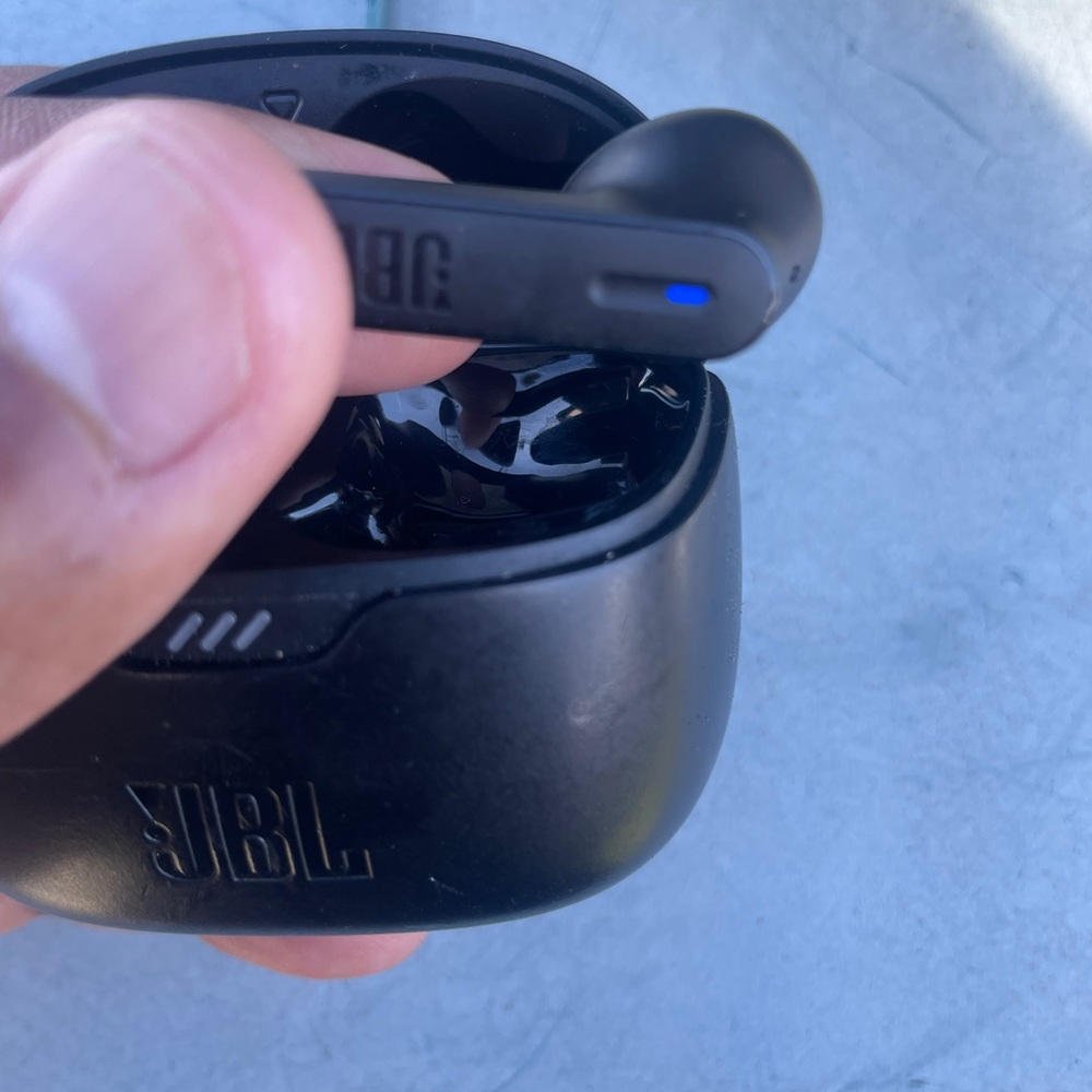 JBL Black and Blue Wireless Earbuds (used)